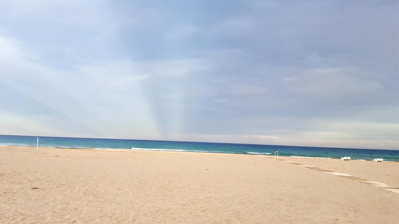 A 50 Metros De La Playa Muchavista